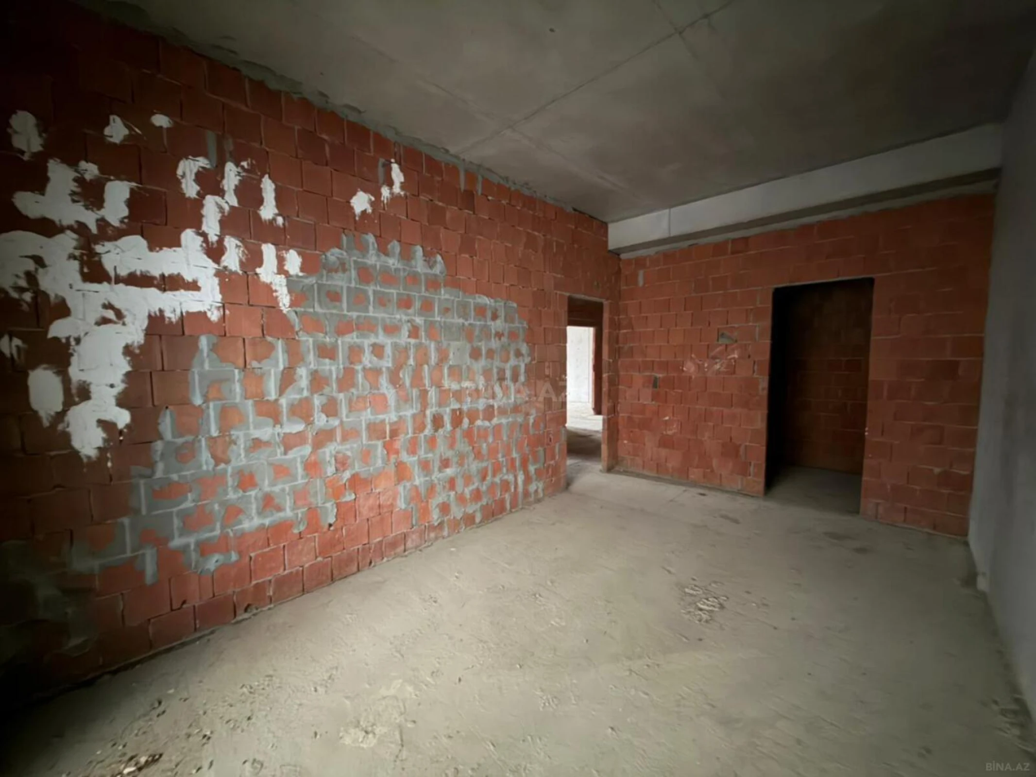 Satılır 5 otaqlı mənzil 205 m²