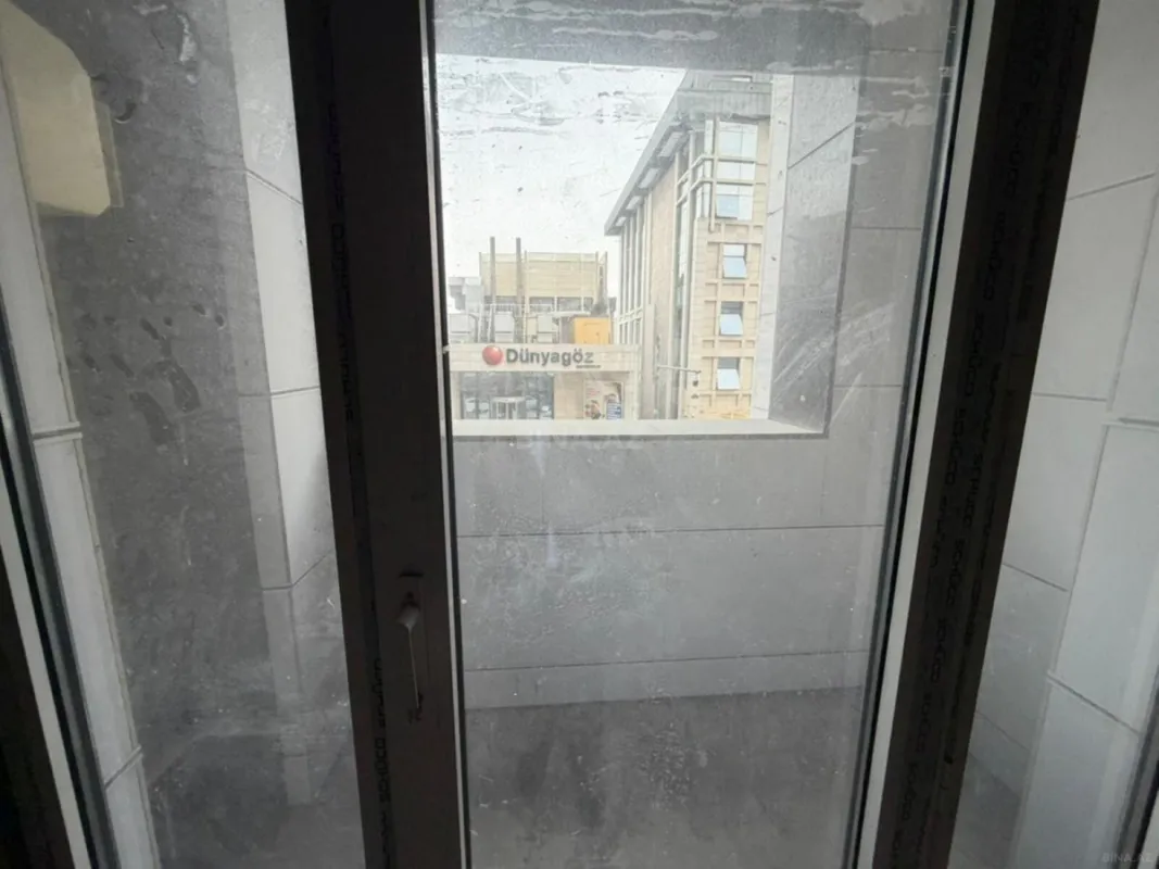 Satılır 5 otaqlı mənzil 205 m²