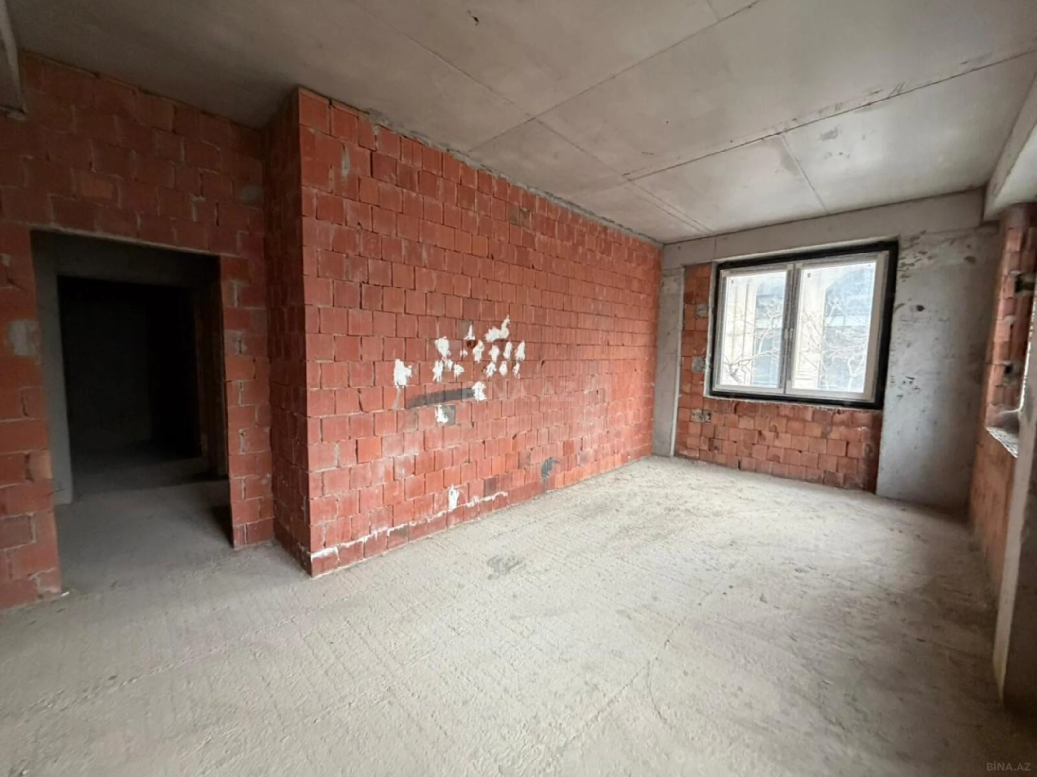 Satılır 5 otaqlı mənzil 205 m²