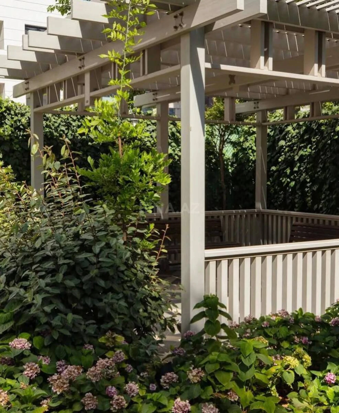 Satılır 5 otaqlı mənzil 205 m²