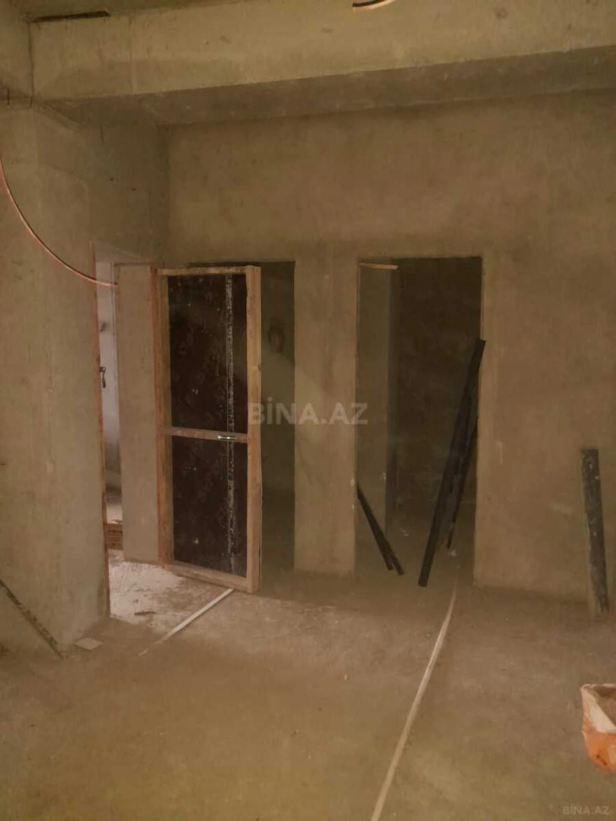 Satılır 3 otaqlı mənzil 112 m²