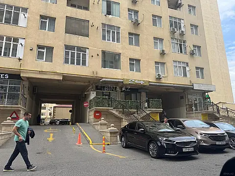 Satılır obyekt 637 m²