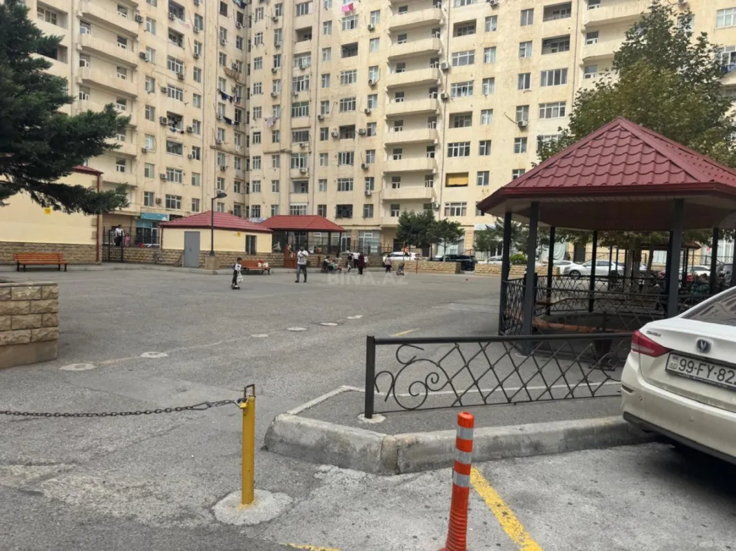 Satılır obyekt 637 m²