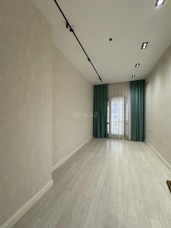 Satılır 3 otaqlı mənzil 107 m²