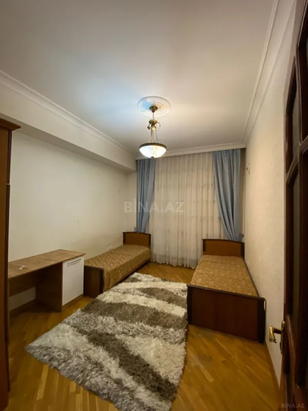 Kirayə verilir 3 otaqlı mənzil 115 m²
