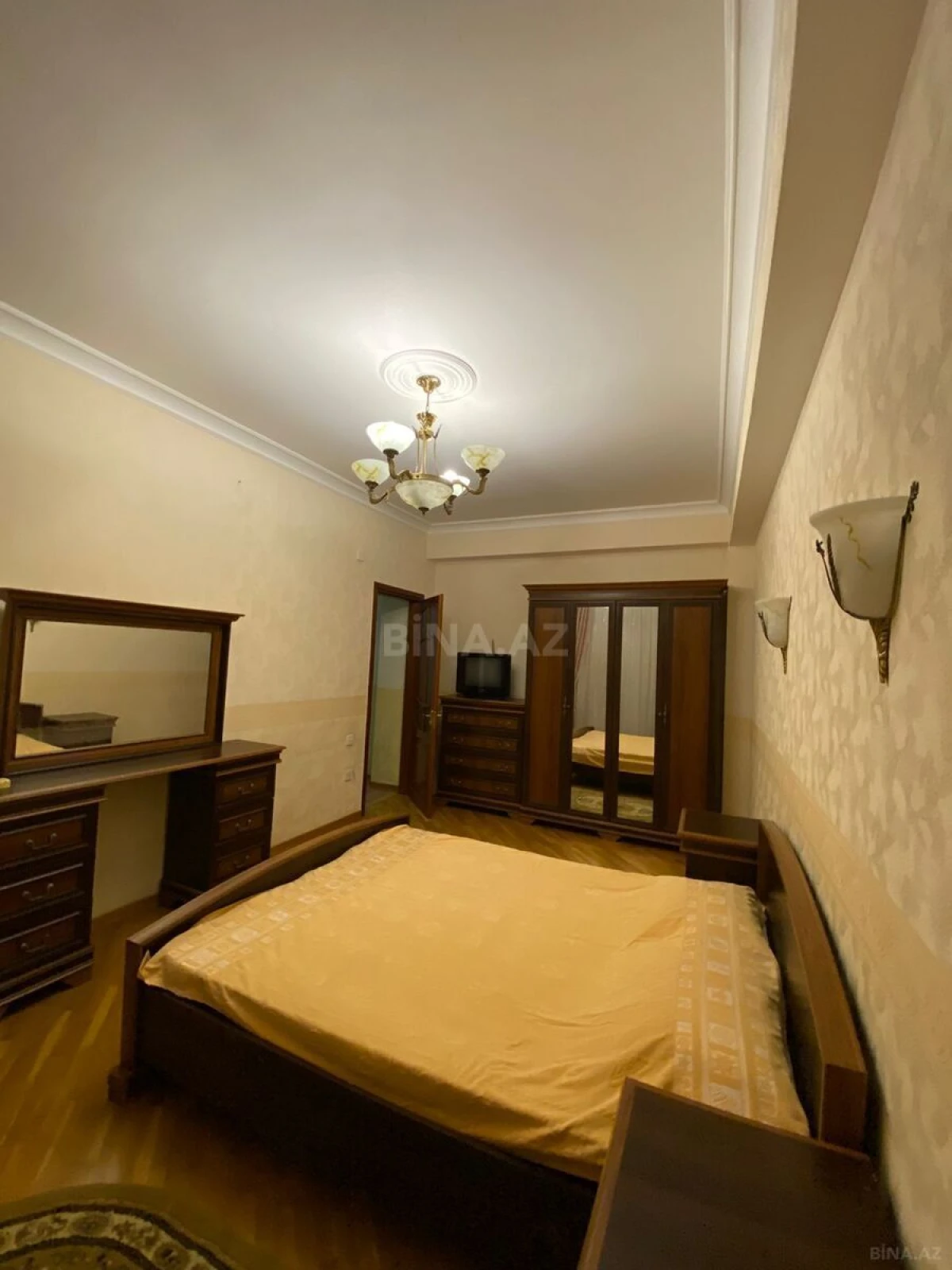 Kirayə verilir 3 otaqlı mənzil 115 m²