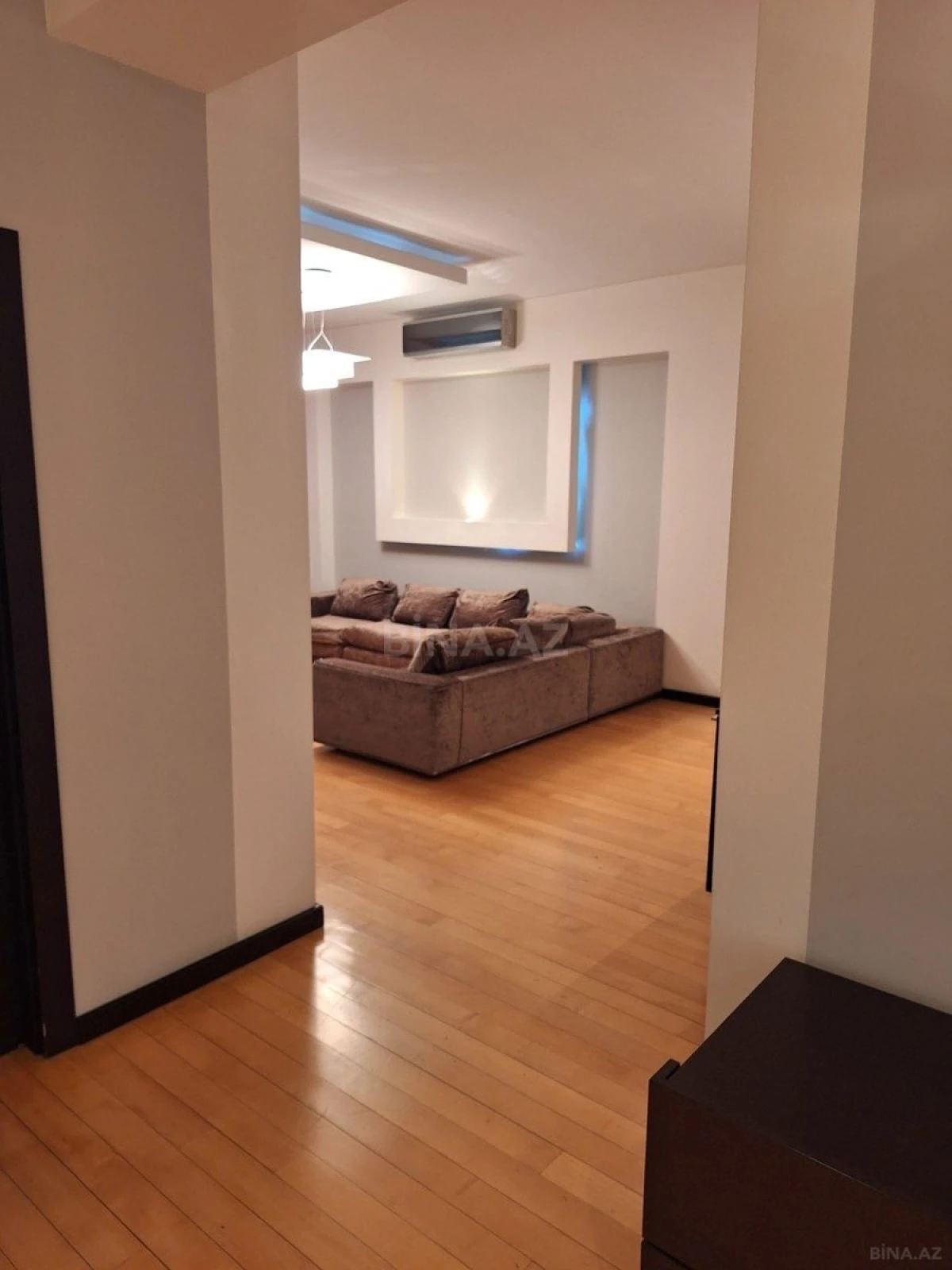 Kirayə verilir 4 otaqlı mənzil 205 m²