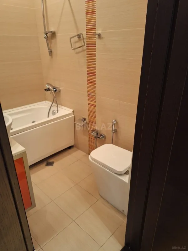 Kirayə verilir 4 otaqlı mənzil 205 m²