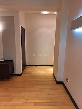 Kirayə verilir 4 otaqlı mənzil 205 m²