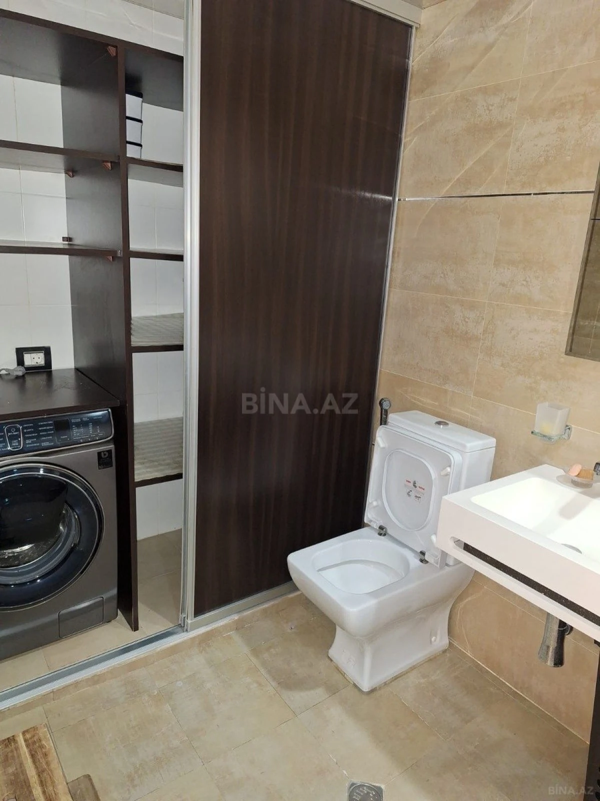 Kirayə verilir 4 otaqlı mənzil 205 m²