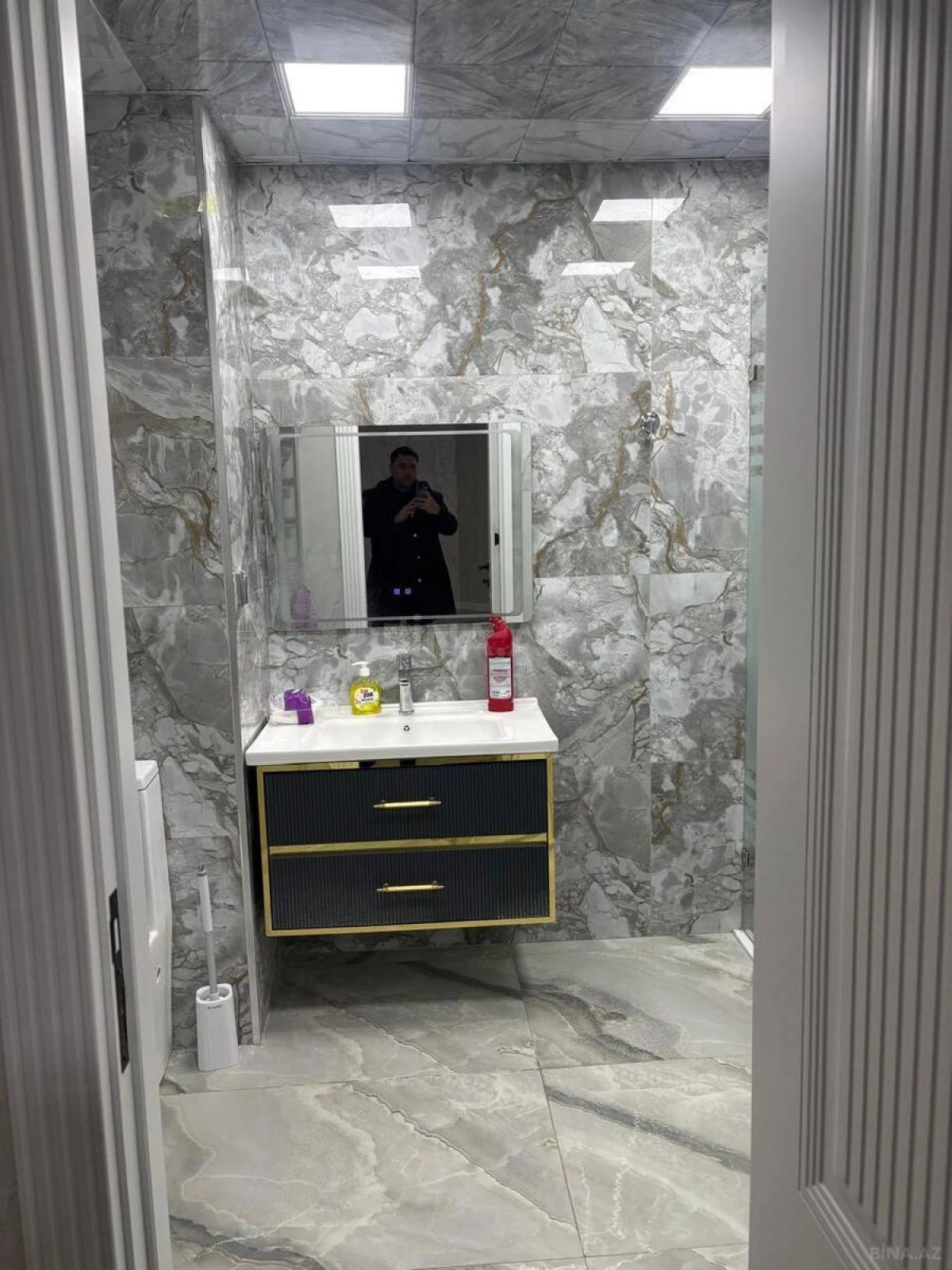 Kirayə verilir 2 otaqlı mənzil 95 m²