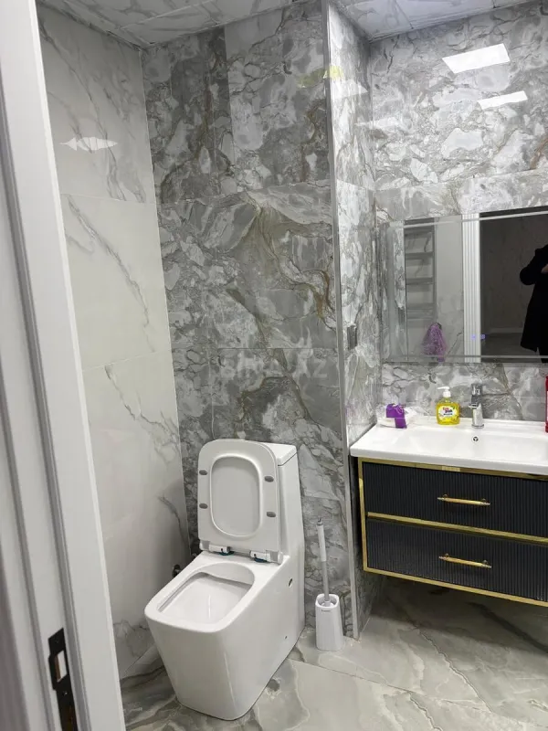 Kirayə verilir 2 otaqlı mənzil 95 m²