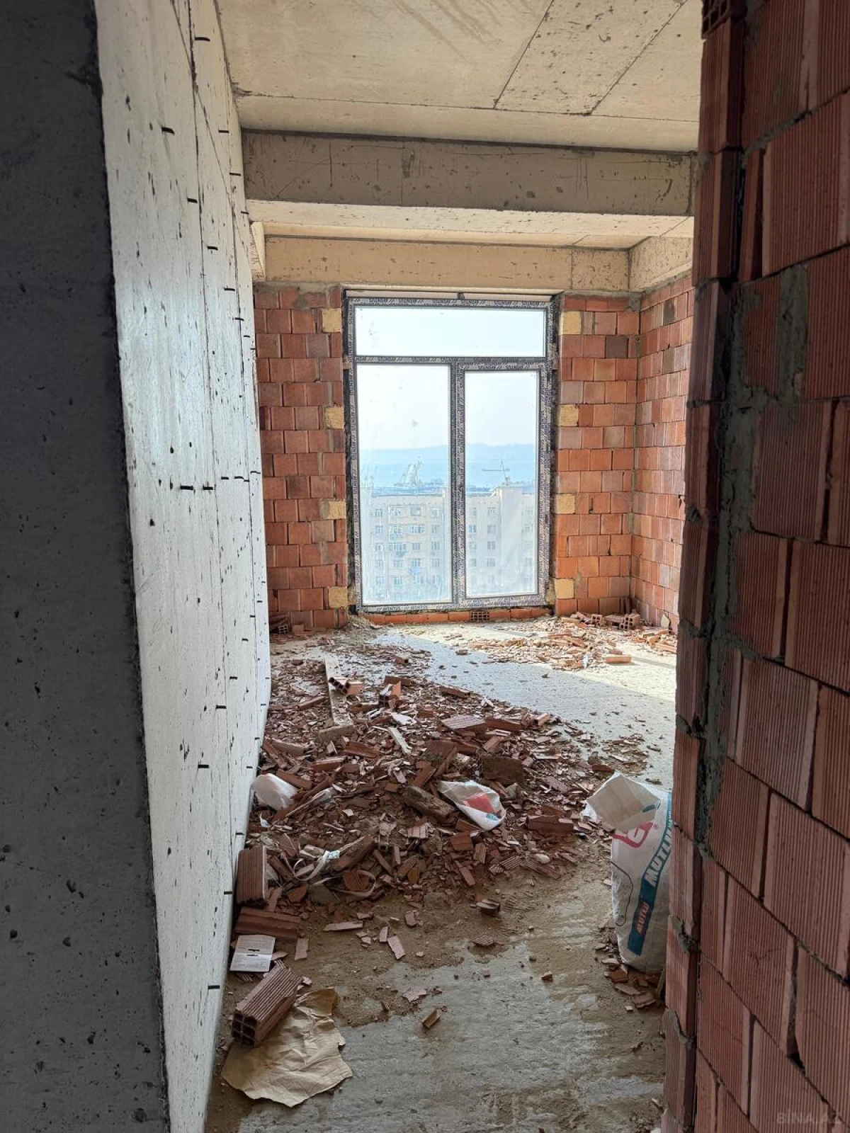 Satılır 2 otaqlı mənzil 74 m²