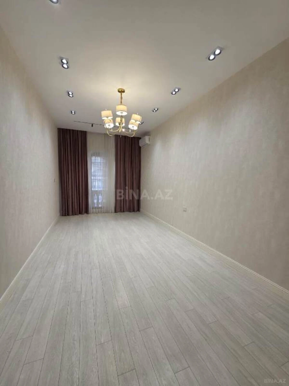 Satılır 2 otaqlı mənzil 107 m²
