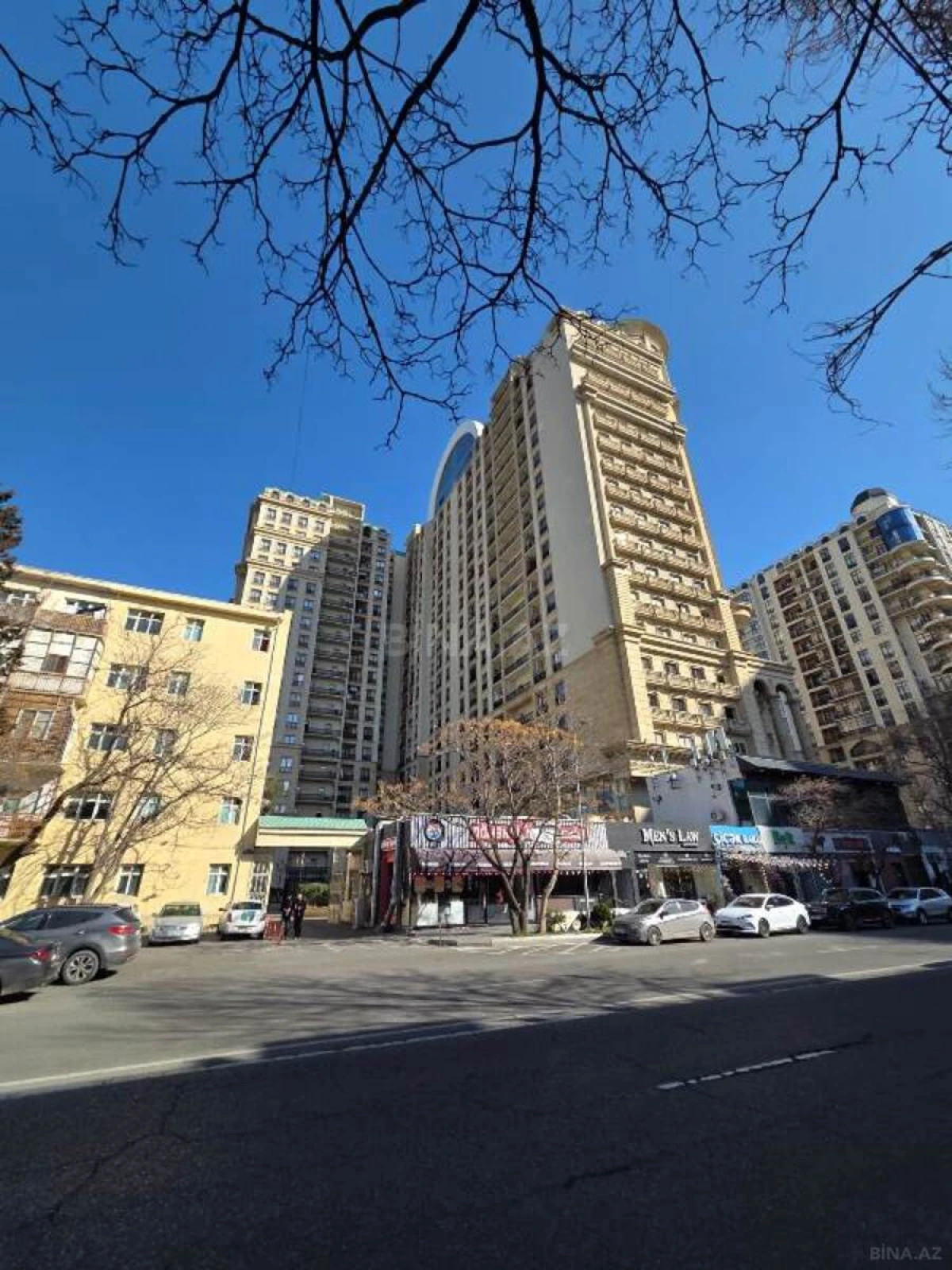 Satılır 2 otaqlı mənzil 107 m²