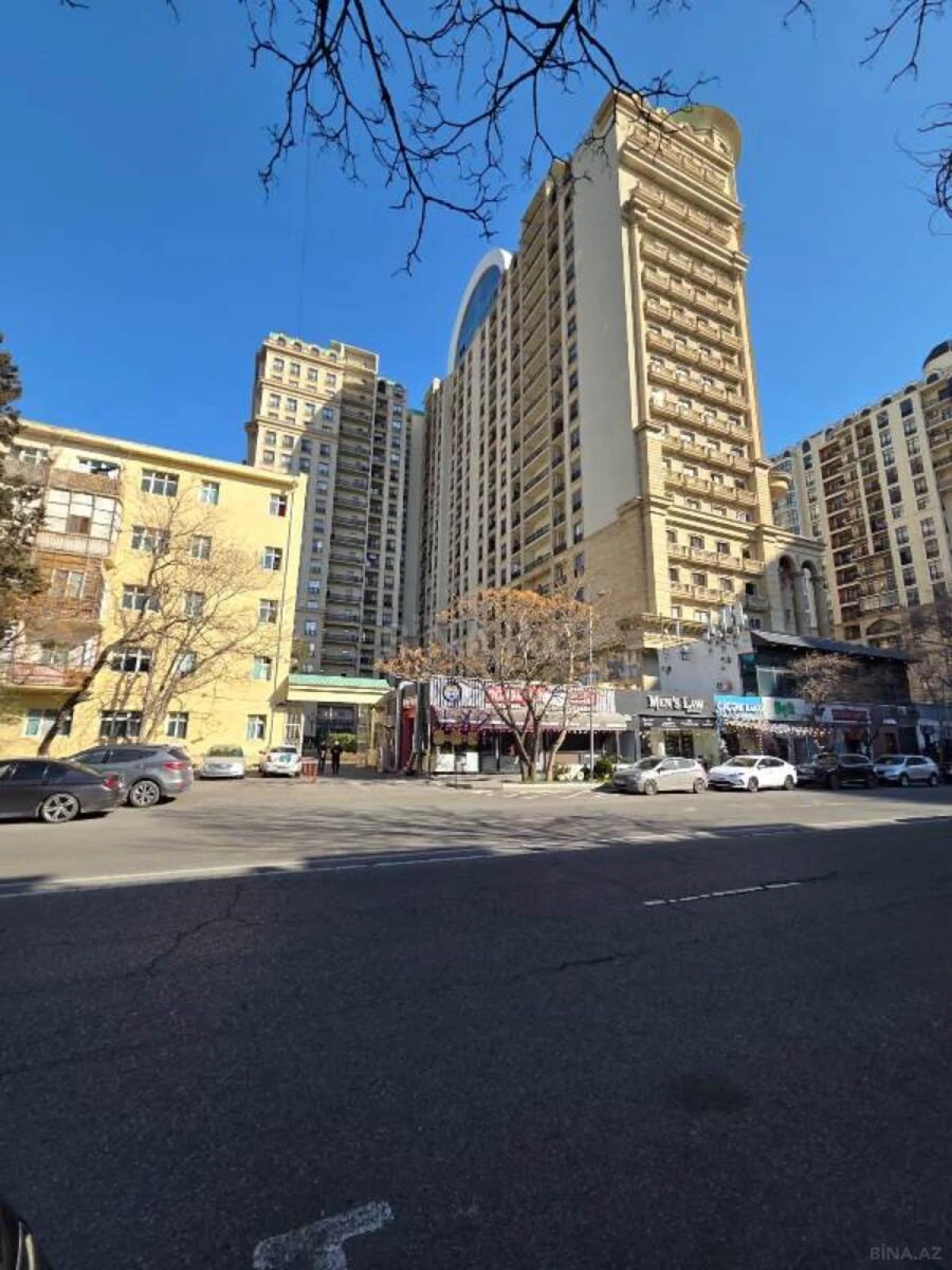 Satılır 2 otaqlı mənzil 107 m²
