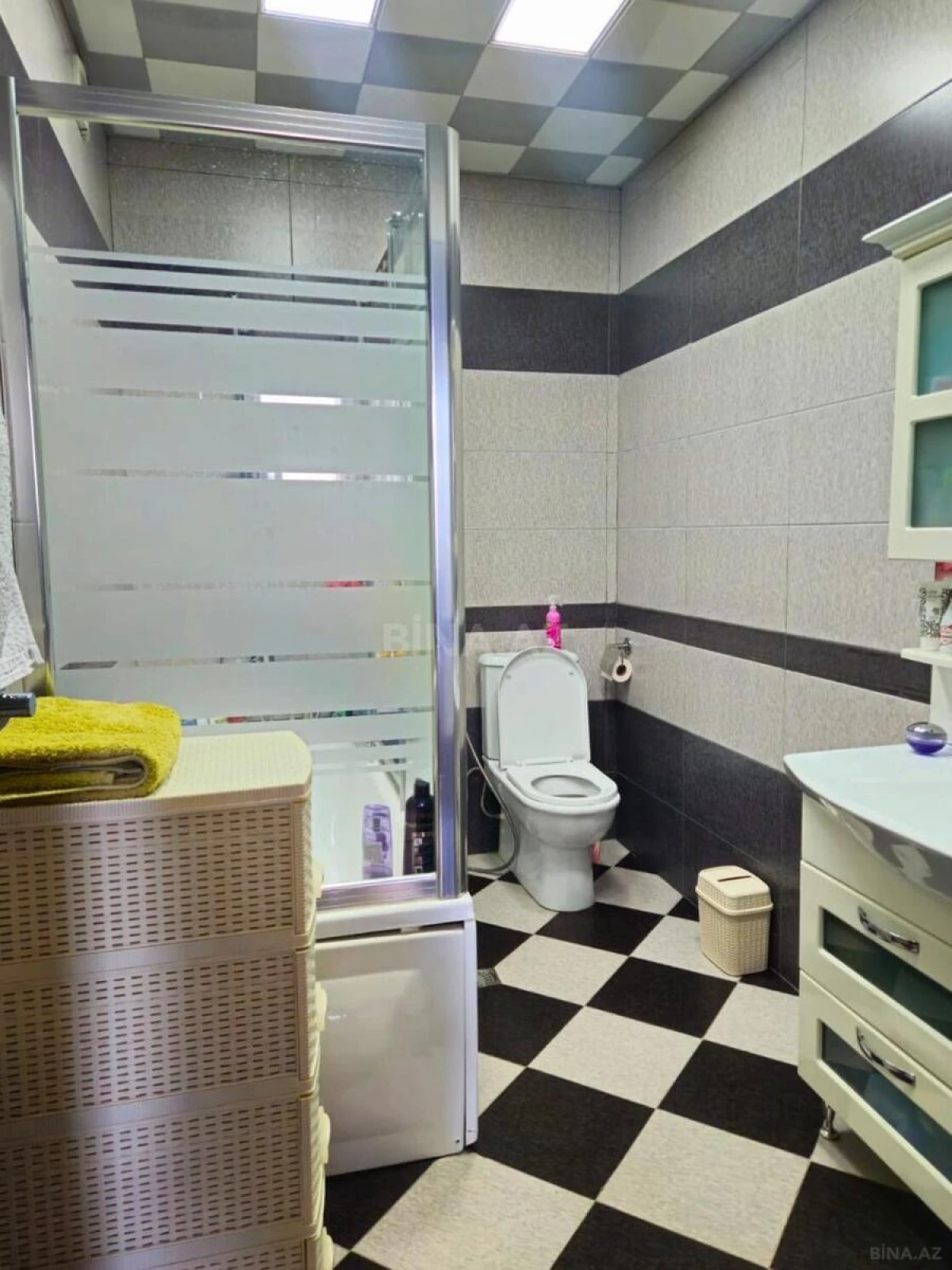 Satılır 3 otaqlı mənzil 156 m²