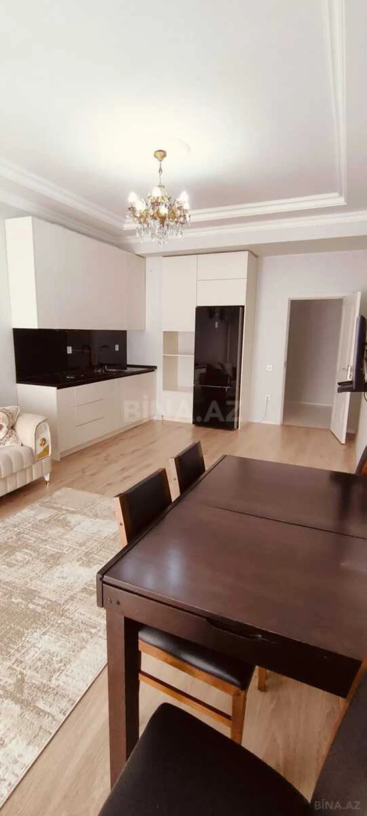 Kirayə verilir 3 otaqlı mənzil 119 m²