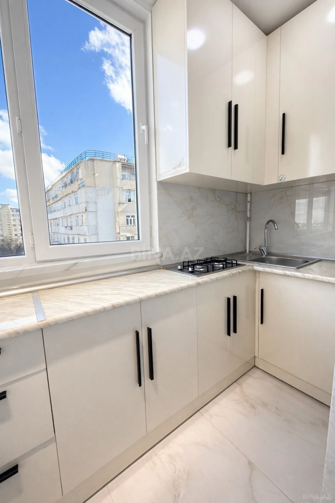 Satılır 2 otaqlı mənzil 48 m²