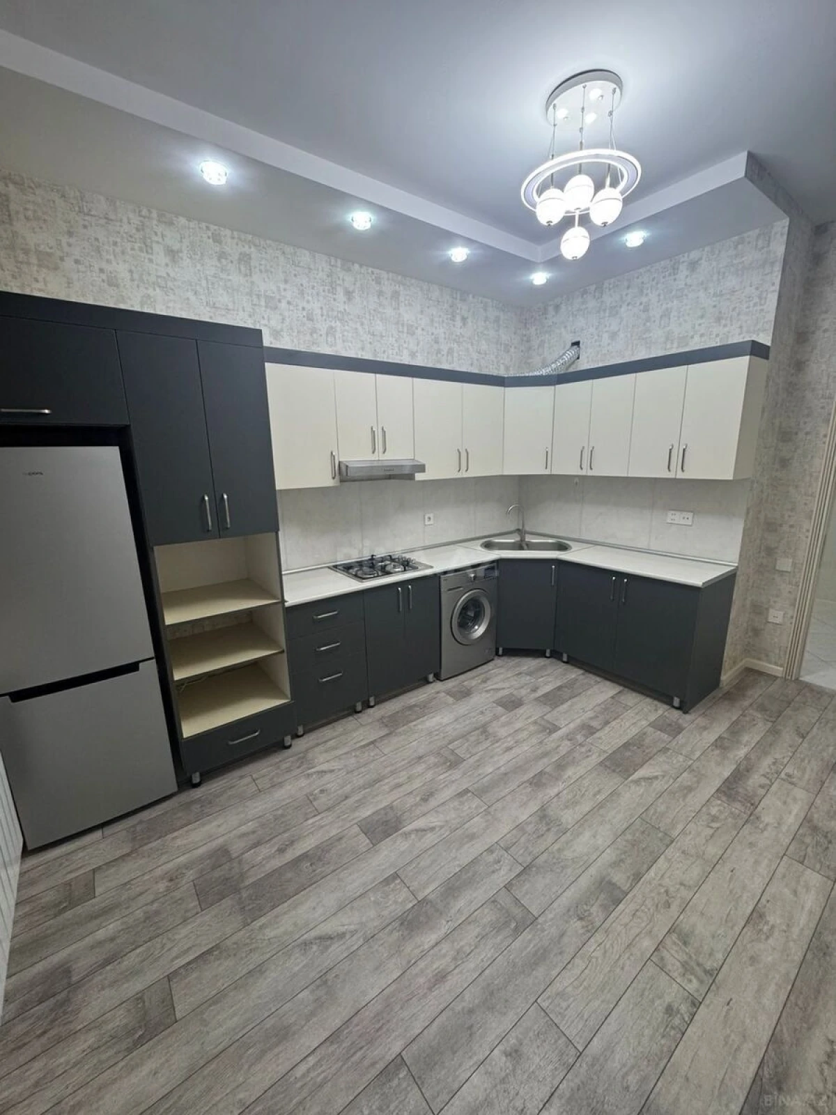 Kirayə verilir 2 otaqlı mənzil 80 m²