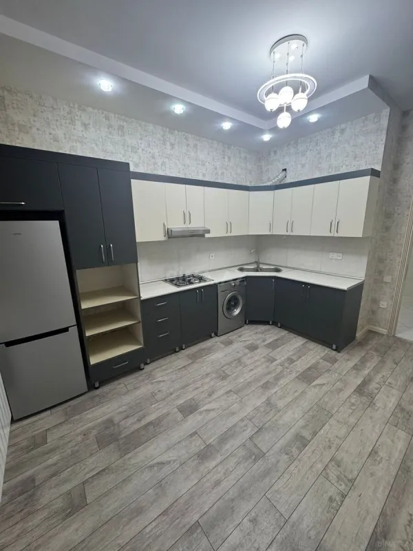 Kirayə verilir 2 otaqlı mənzil 80 m²