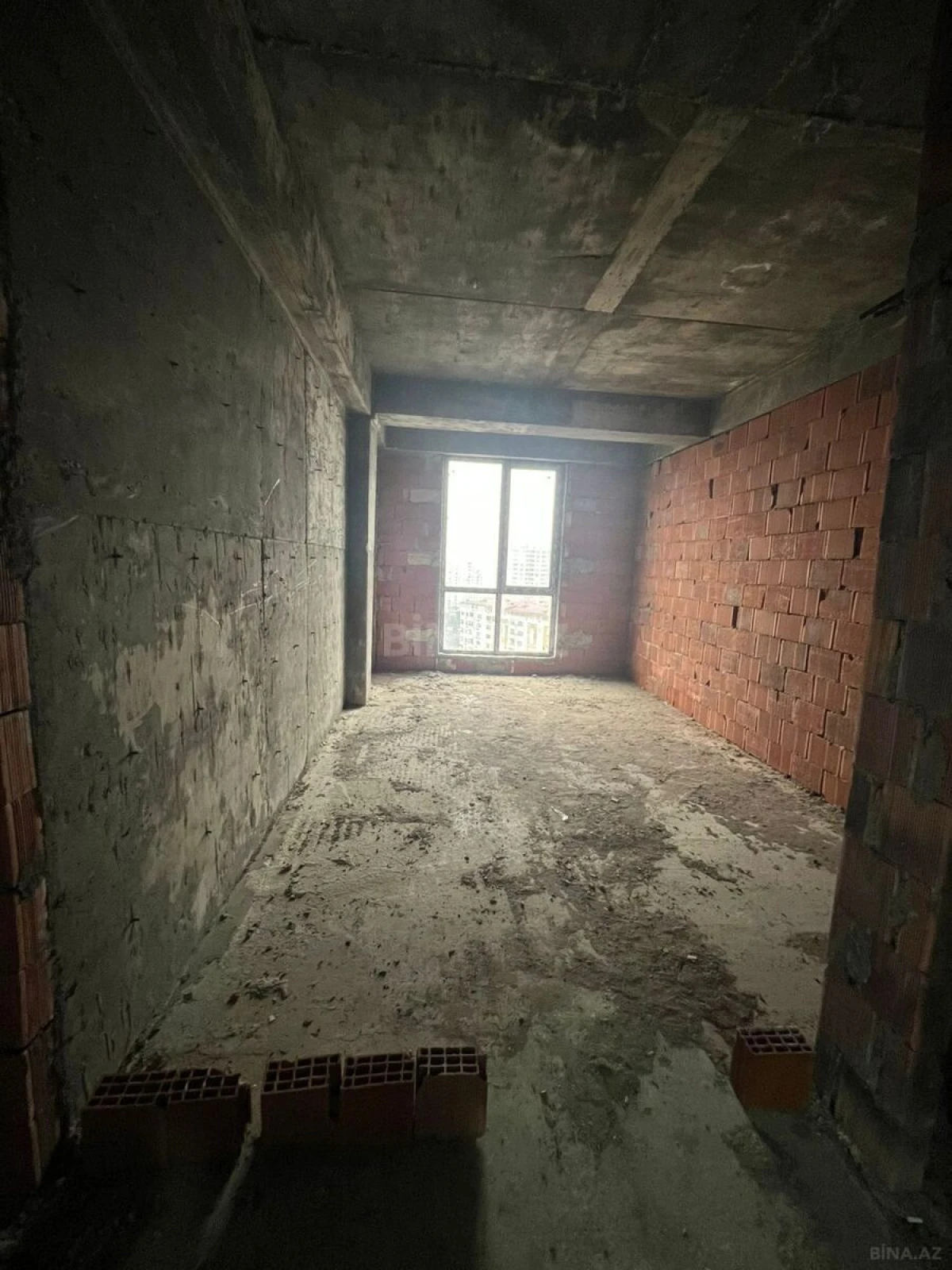 Satılır 2 otaqlı mənzil 92 m²