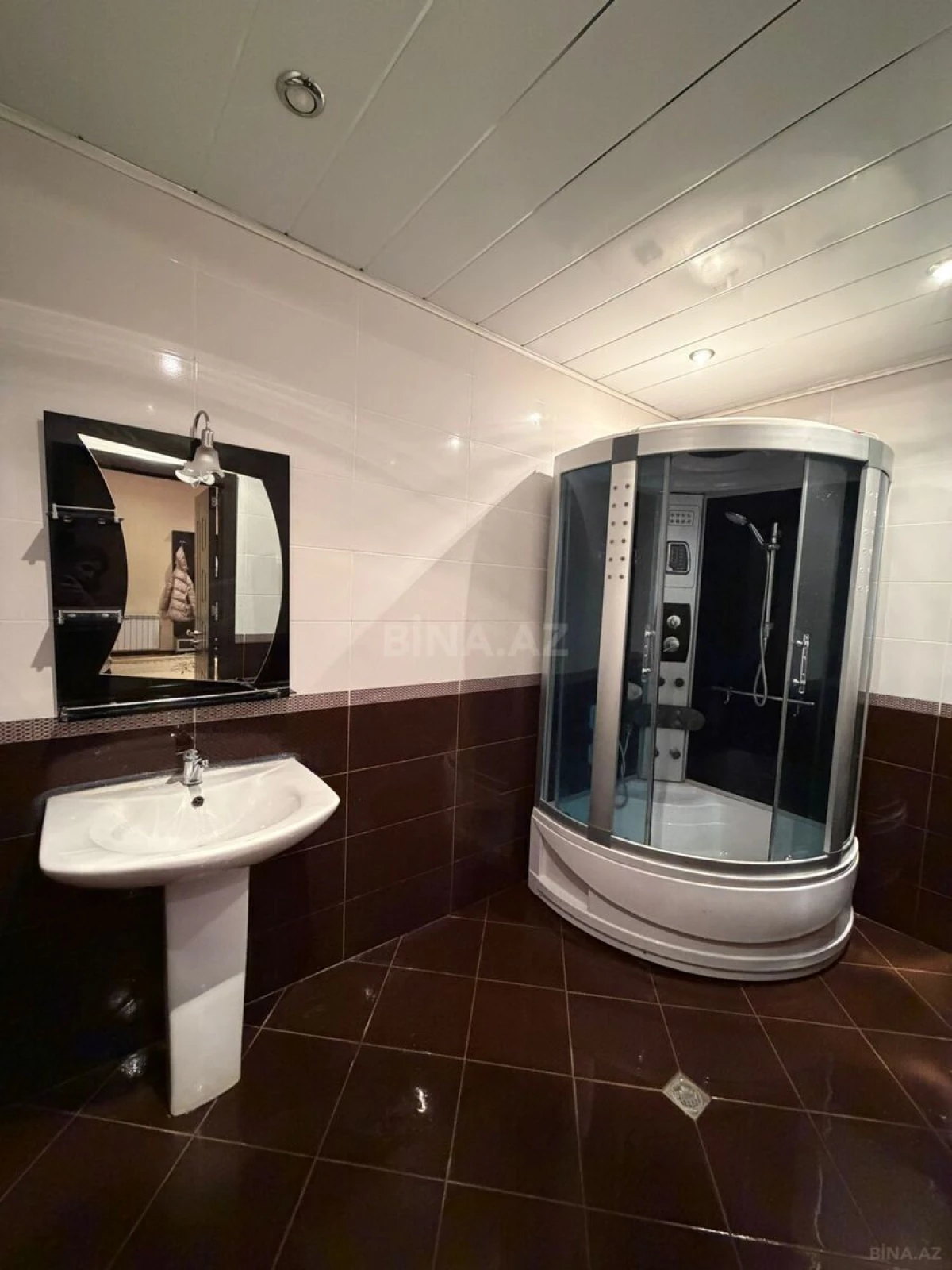 Kirayə verilir 2 otaqlı mənzil 90 m²