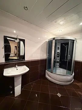 Kirayə verilir 2 otaqlı mənzil 90 m²