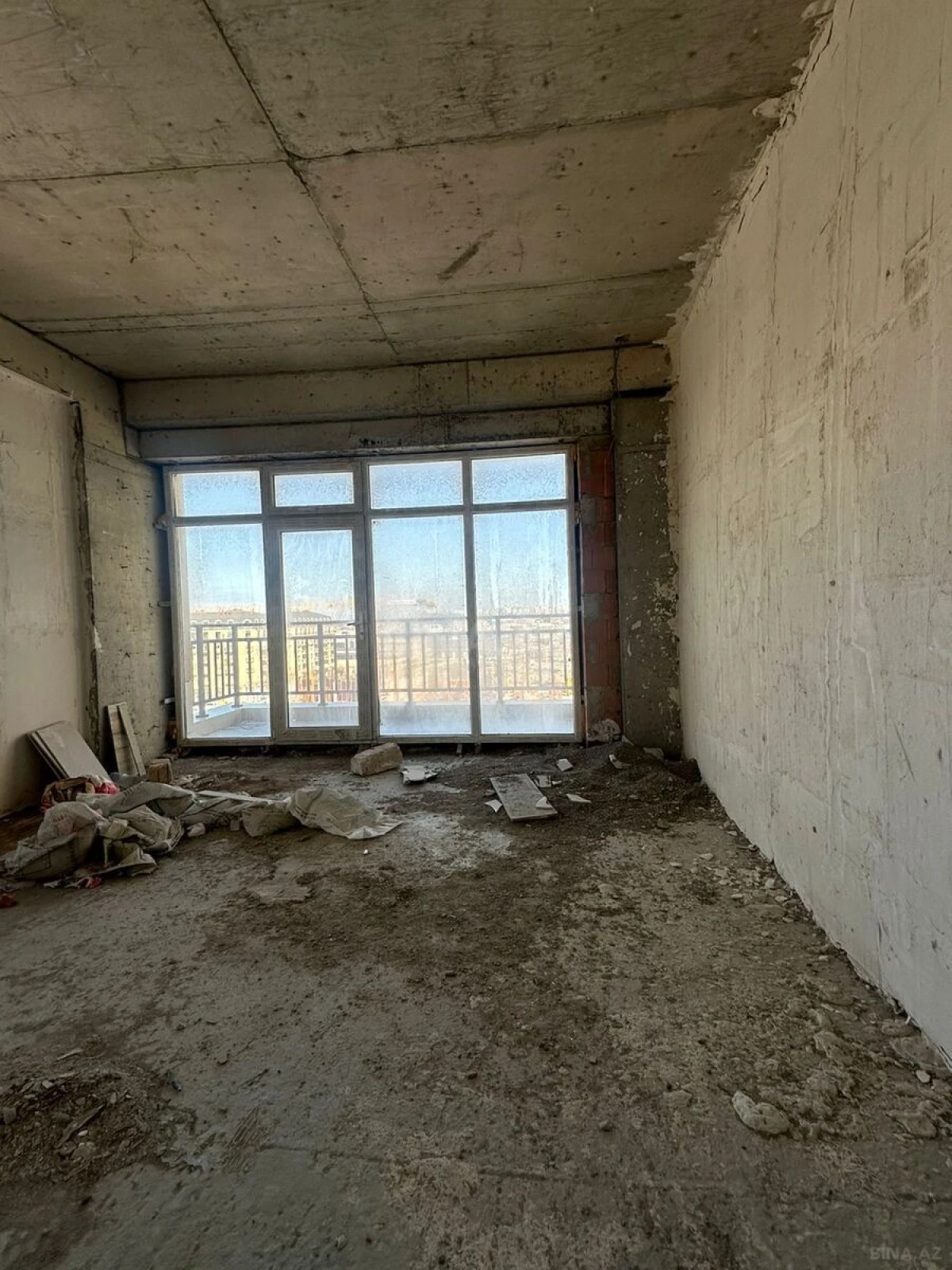 Satılır 3 otaqlı mənzil 120 m²