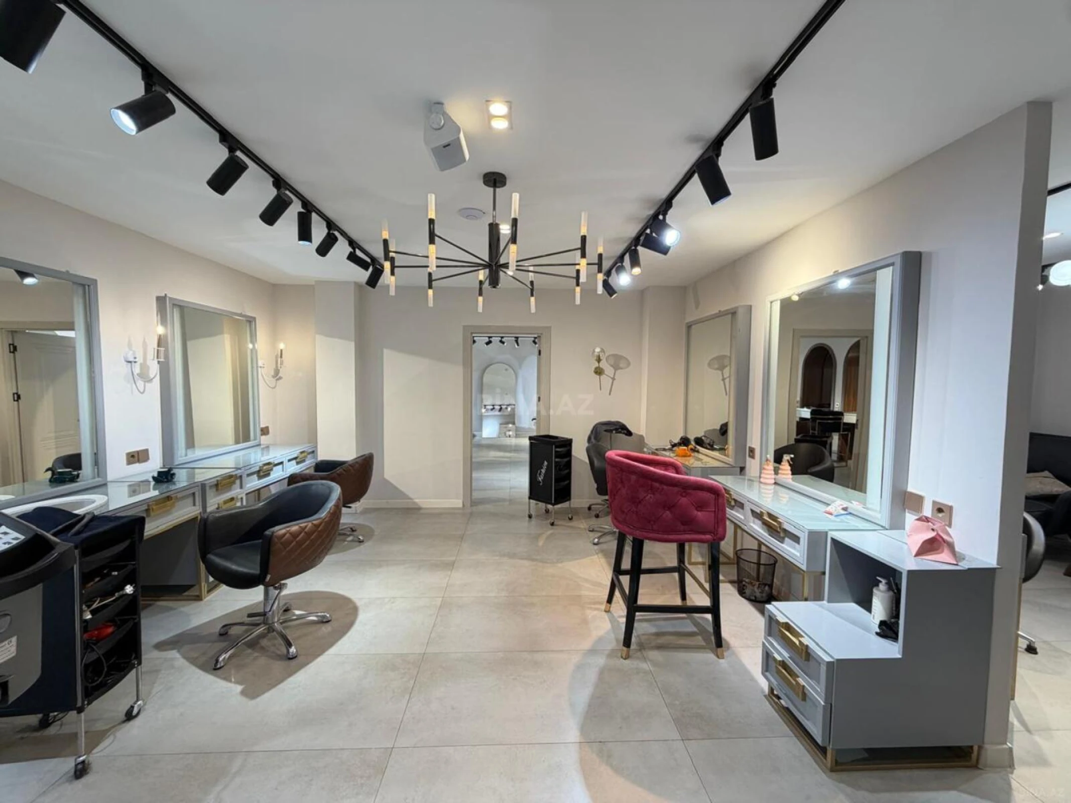 Kirayə verilir obyekt 350 m²