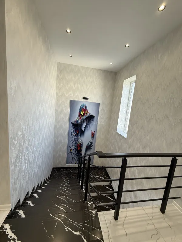 Satılır 5 otaqlı həyət evi 200 m²