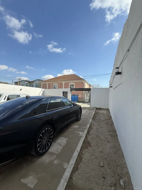 Satılır 5 otaqlı həyət evi 200 m²