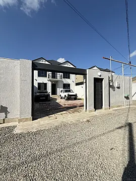 Satılır 5 otaqlı həyət evi 200 m²