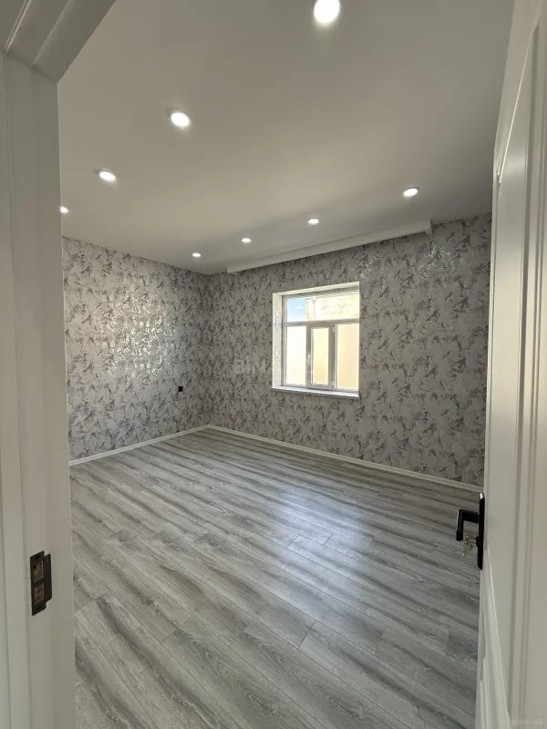 Satılır 5 otaqlı həyət evi 200 m²