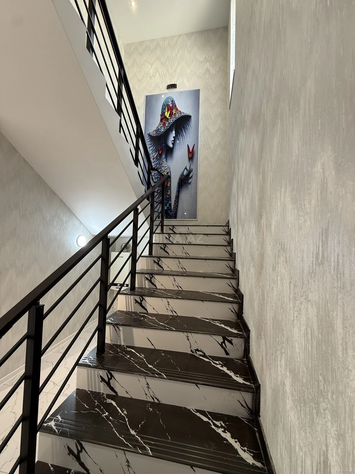 Satılır 5 otaqlı həyət evi 200 m²