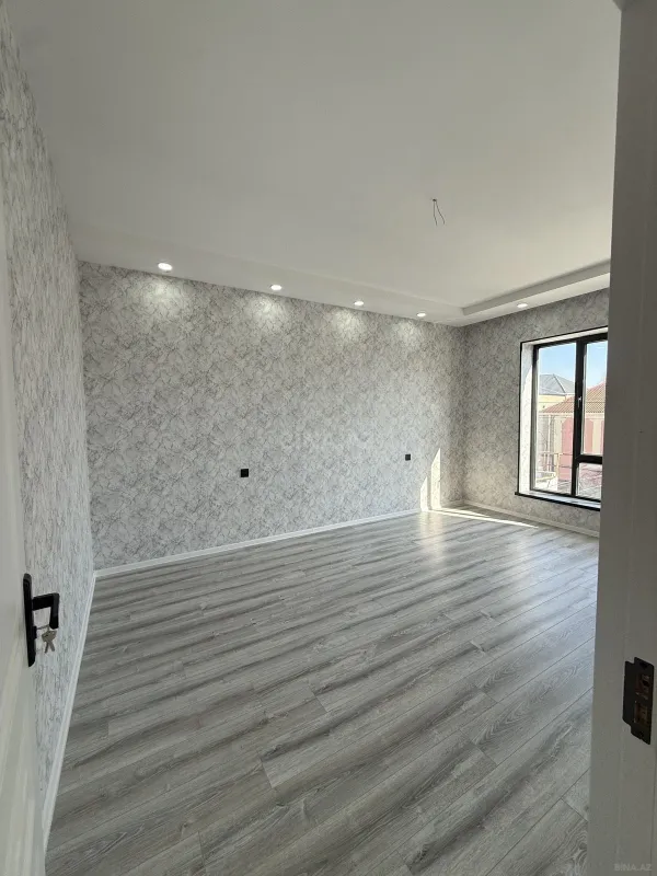 Satılır 5 otaqlı həyət evi 200 m²