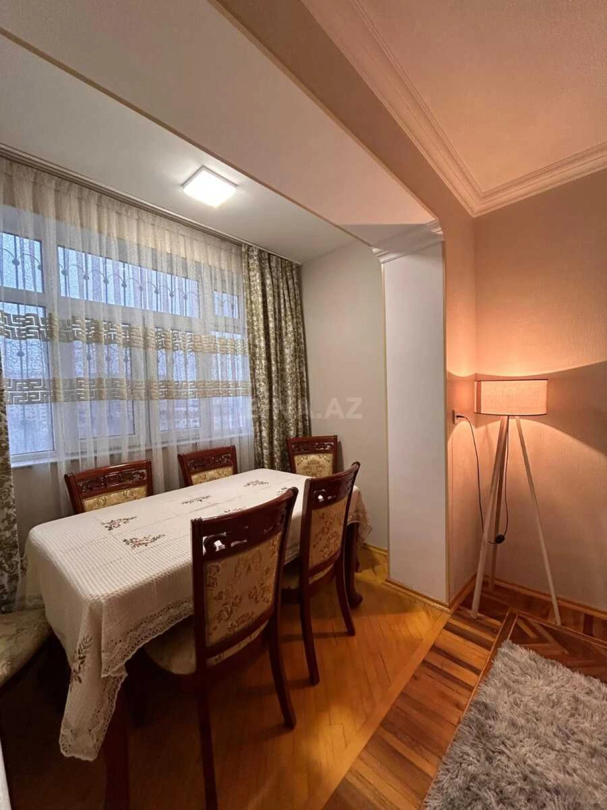 Kirayə verilir 2 otaqlı mənzil 72 m²