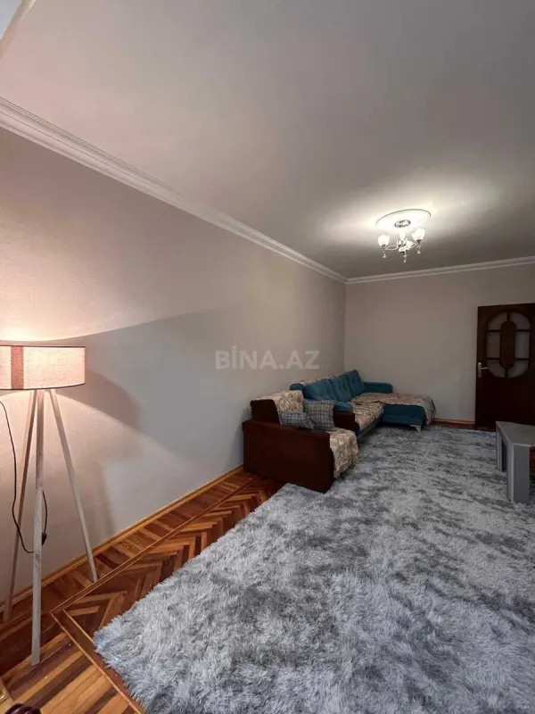 Kirayə verilir 2 otaqlı mənzil 72 m²