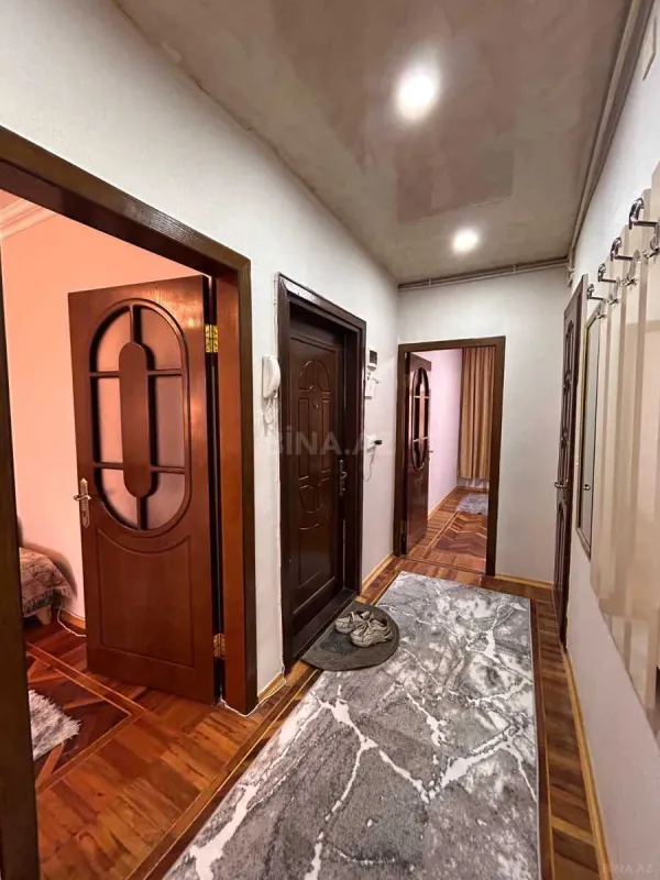 Kirayə verilir 2 otaqlı mənzil 72 m²