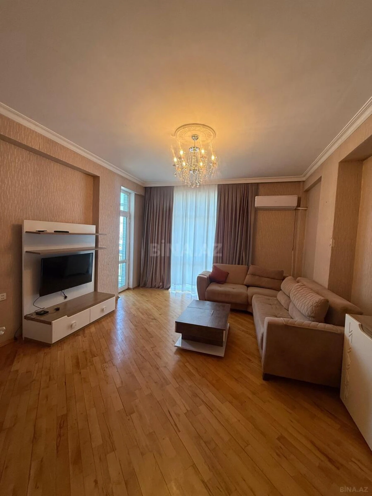 Kirayə verilir 2 otaqlı mənzil 84 m²