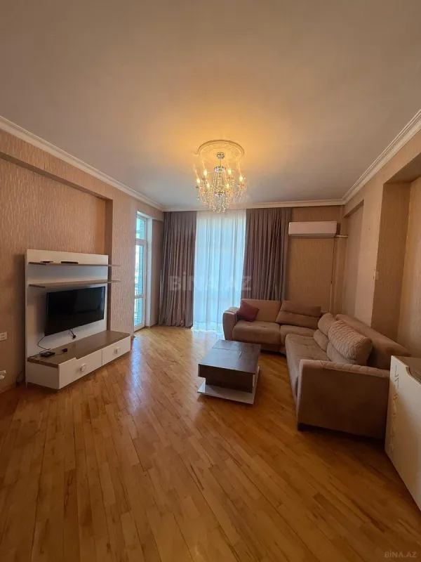 Kirayə verilir 2 otaqlı mənzil 84 m²