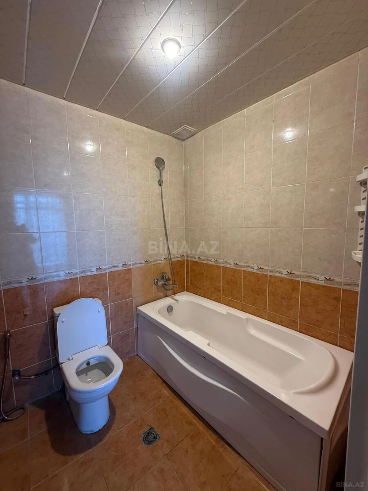 Kirayə verilir 2 otaqlı mənzil 84 m²