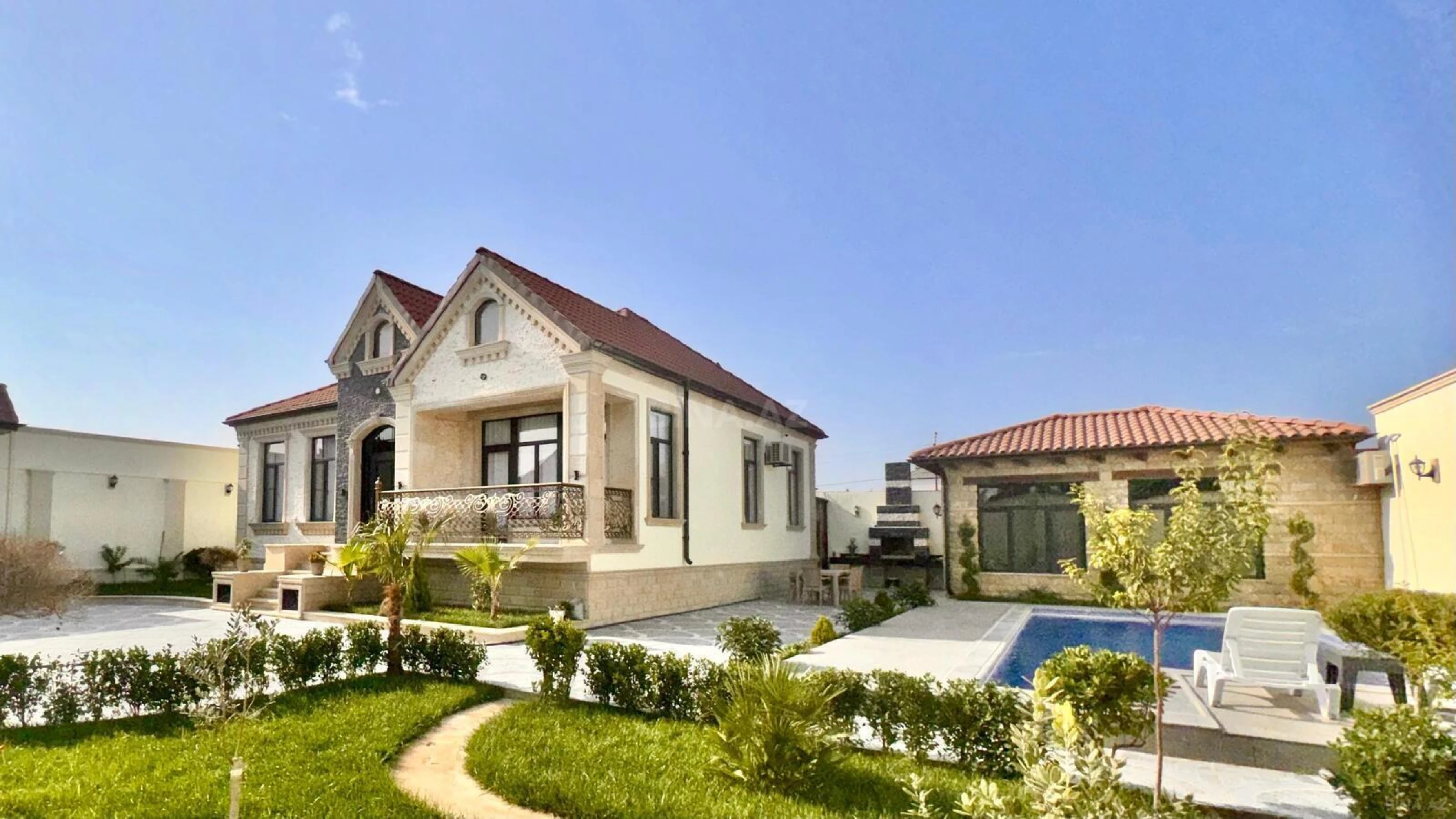 Satılır 4 otaqlı həyət evi 165 m²