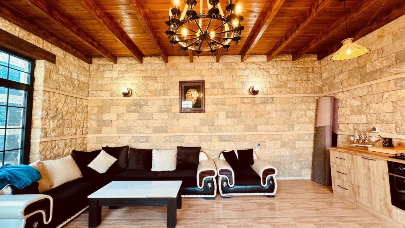 Satılır 4 otaqlı həyət evi 165 m²