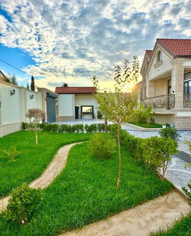 Satılır 4 otaqlı həyət evi 165 m²
