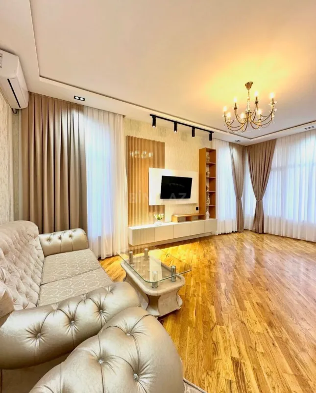 Satılır 4 otaqlı həyət evi 165 m²