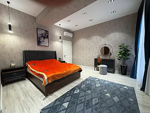Kirayə verilir 2 otaqlı mənzil 107 m²