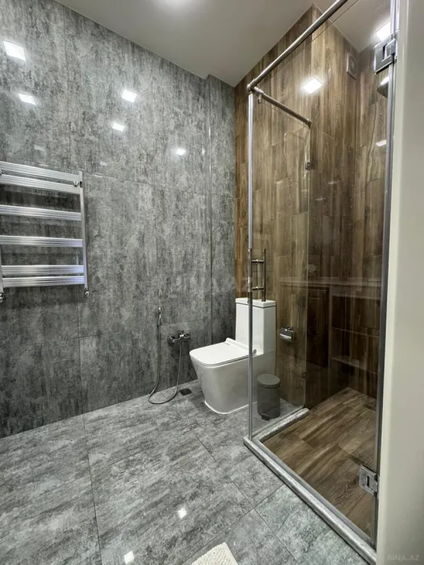 Kirayə verilir 2 otaqlı mənzil 107 m²