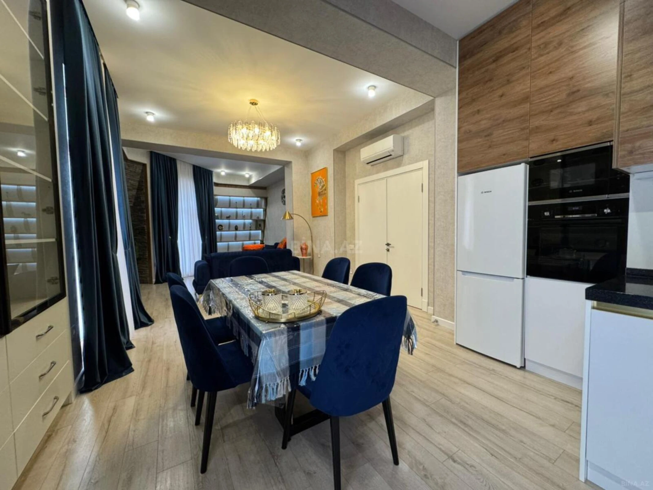 Kirayə verilir 2 otaqlı mənzil 107 m²