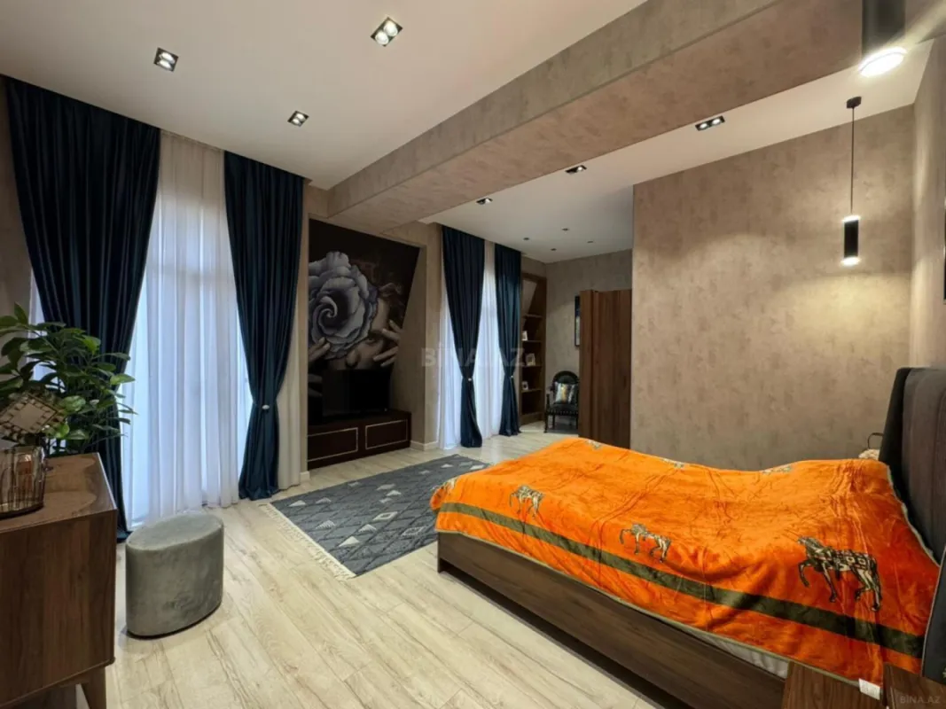 Kirayə verilir 2 otaqlı mənzil 107 m²